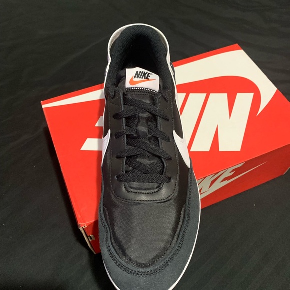 MENS NIKE SNEAKERS - Picture 4 of 11